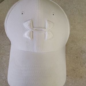 Under armour baseball hat size s/m white